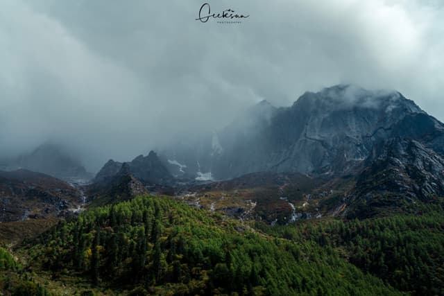 07 10月 25